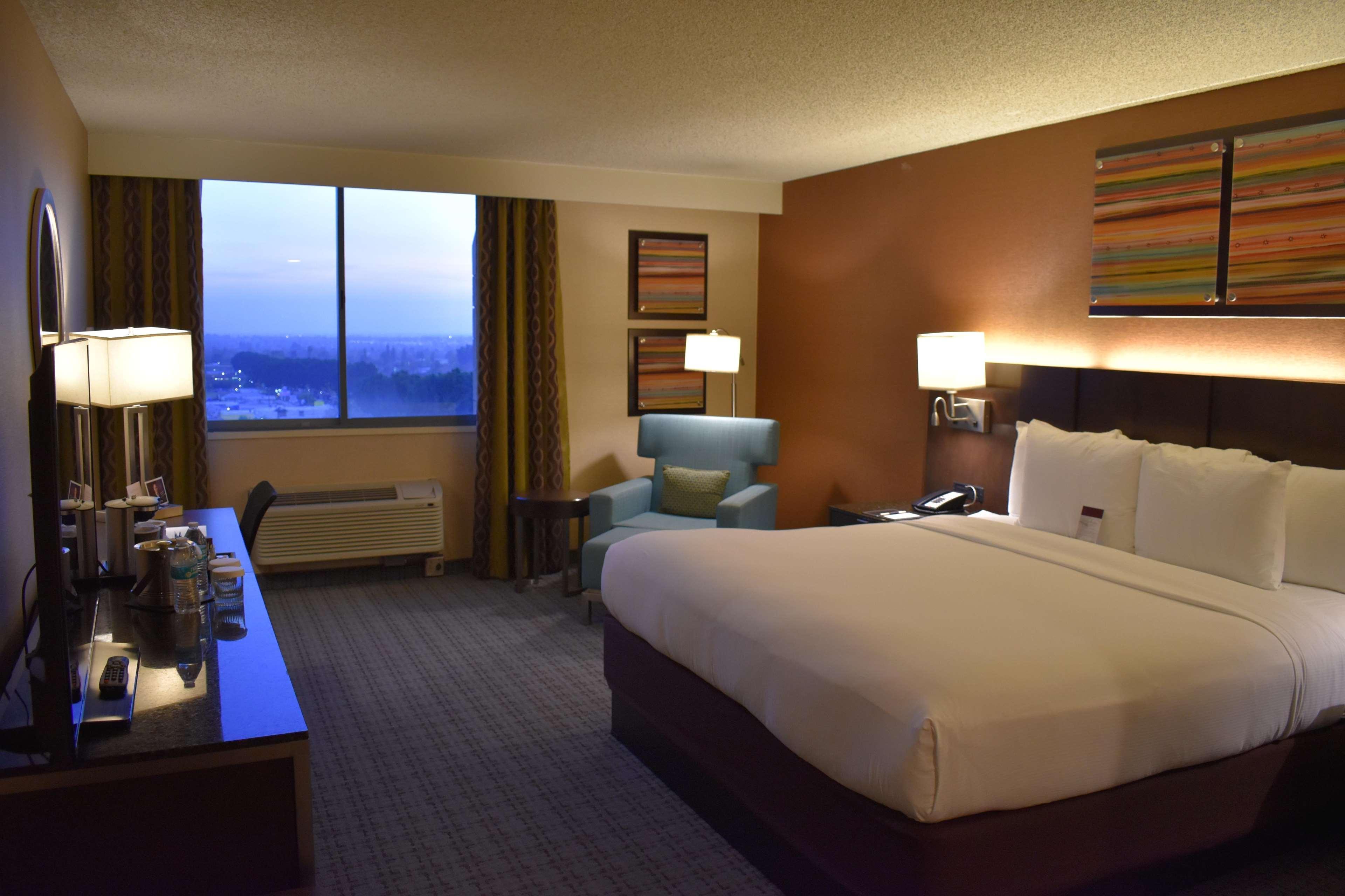Hotel Doubletree By Hilton Whittier Esterno foto