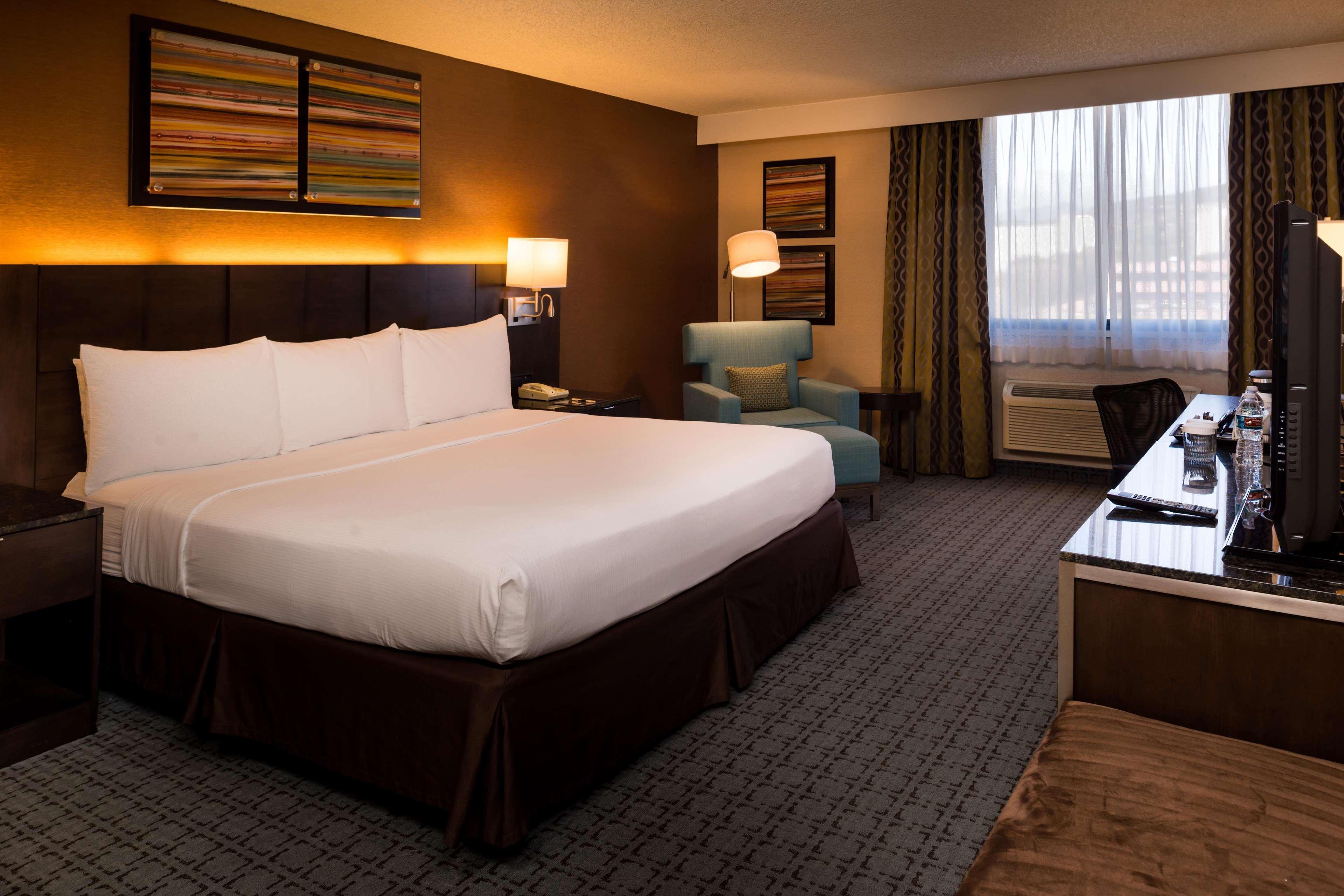 Hotel Doubletree By Hilton Whittier Esterno foto