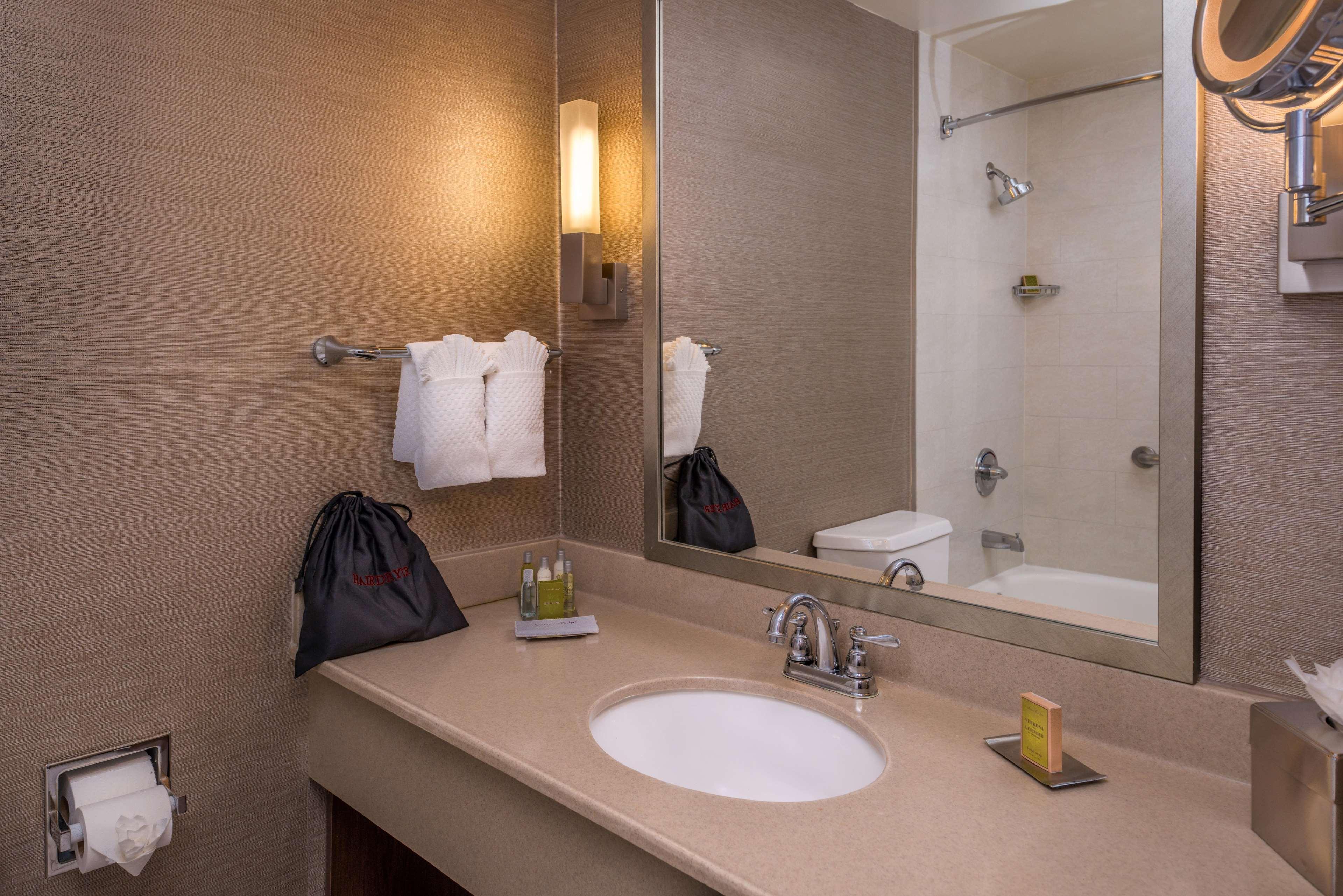 Hotel Doubletree By Hilton Whittier Camera foto