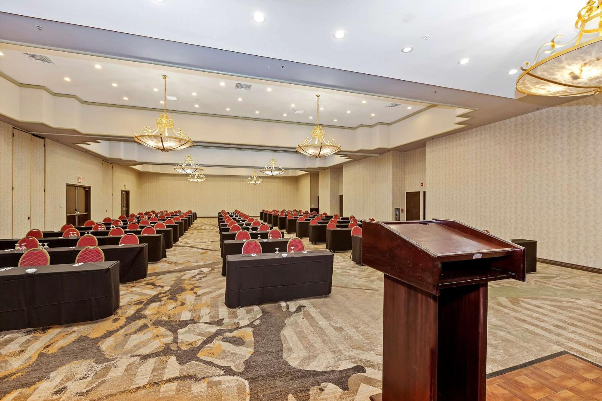 Hotel Doubletree By Hilton Whittier Esterno foto