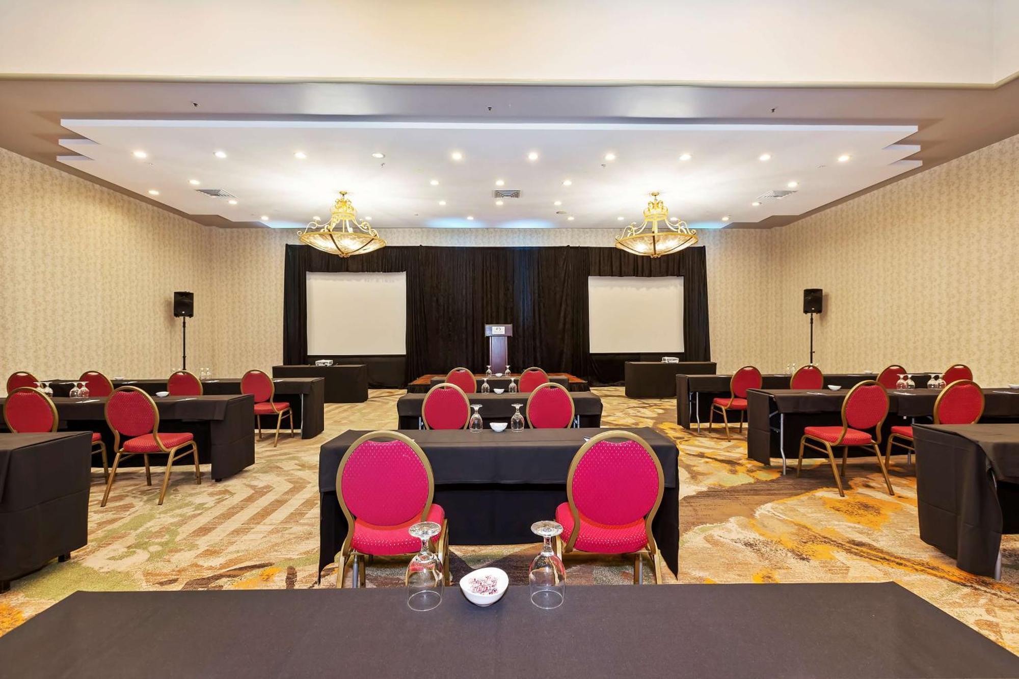 Hotel Doubletree By Hilton Whittier Esterno foto