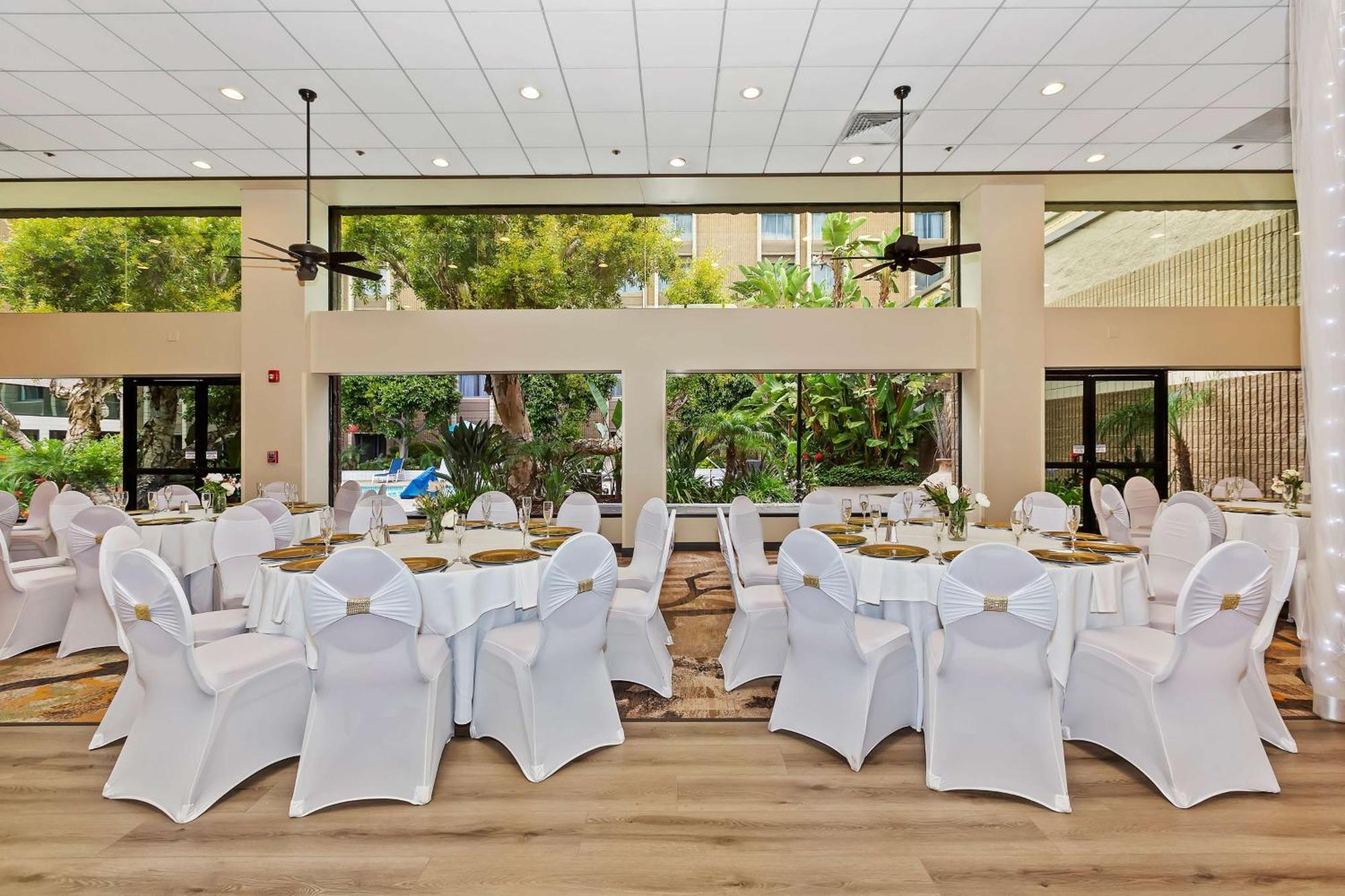 Hotel Doubletree By Hilton Whittier Esterno foto