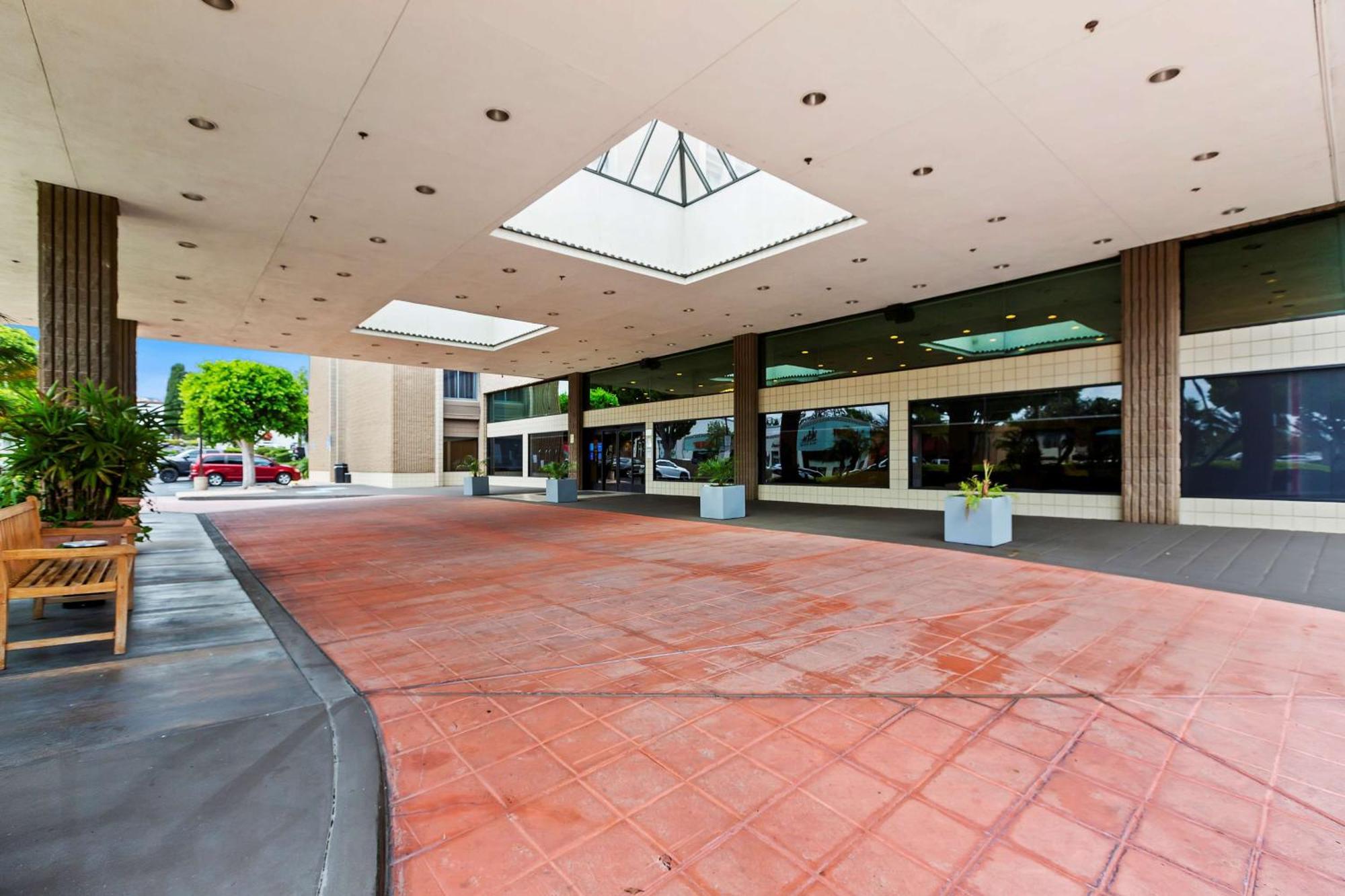 Hotel Doubletree By Hilton Whittier Esterno foto
