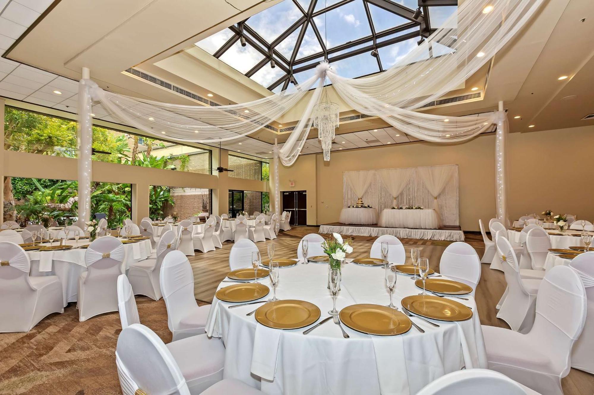 Hotel Doubletree By Hilton Whittier Esterno foto