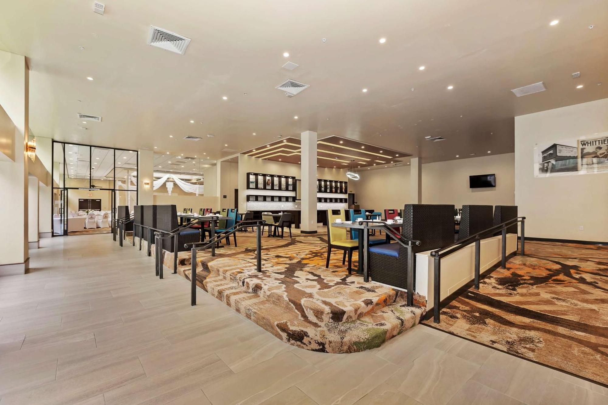 Hotel Doubletree By Hilton Whittier Esterno foto