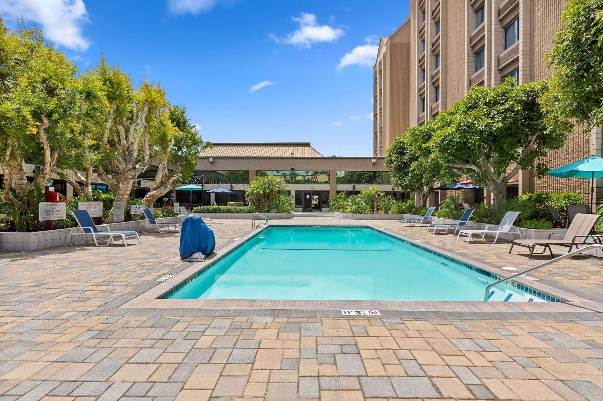 Hotel Doubletree By Hilton Whittier Esterno foto