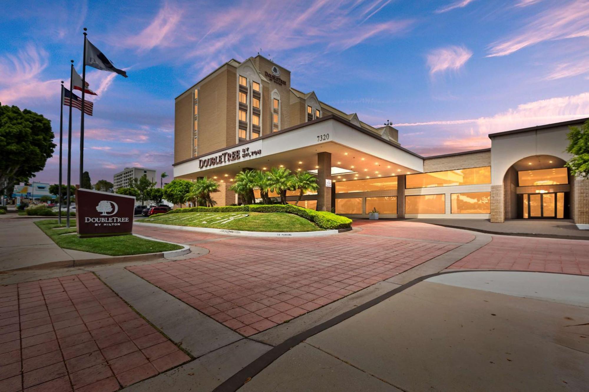 Hotel Doubletree By Hilton Whittier Esterno foto