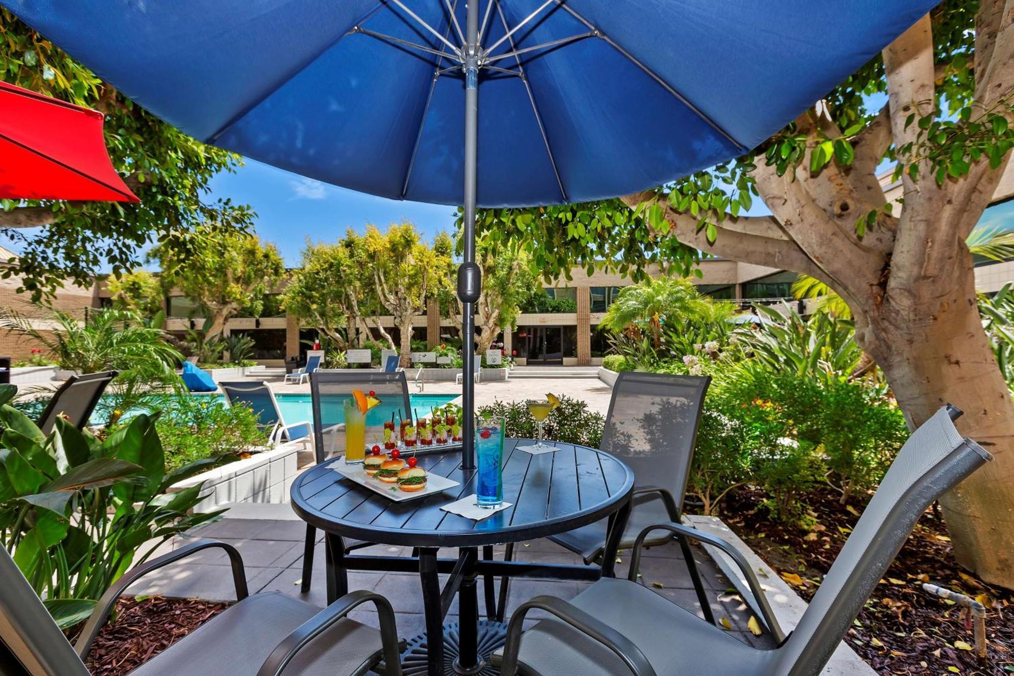 Hotel Doubletree By Hilton Whittier Esterno foto