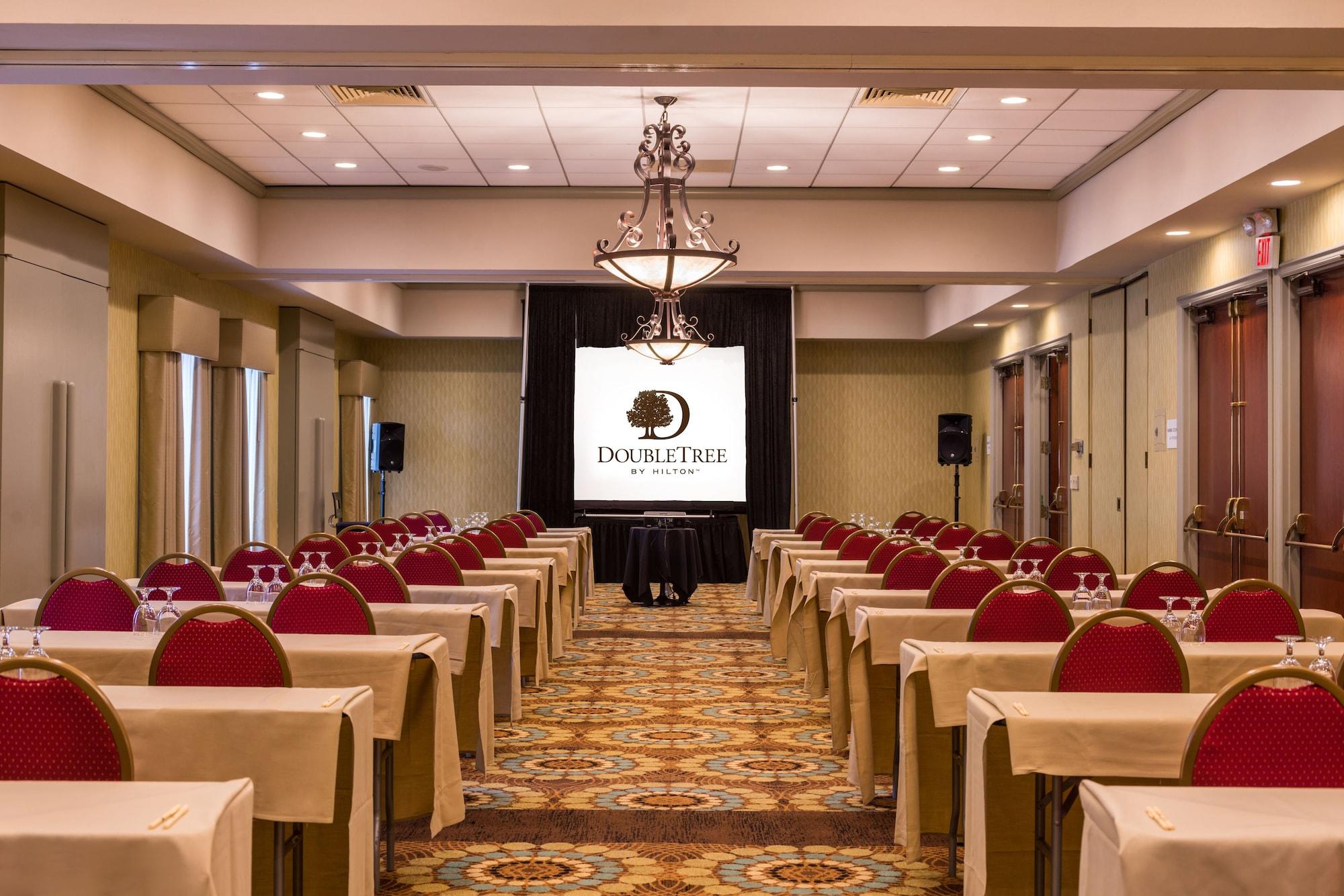 Hotel Doubletree By Hilton Whittier Esterno foto